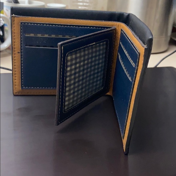 Wallet - Picture 3 of 5